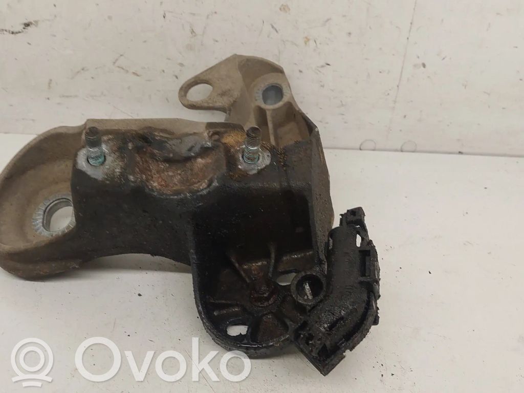 Audi A6 S6 C5 4B Engine mounting bracket 