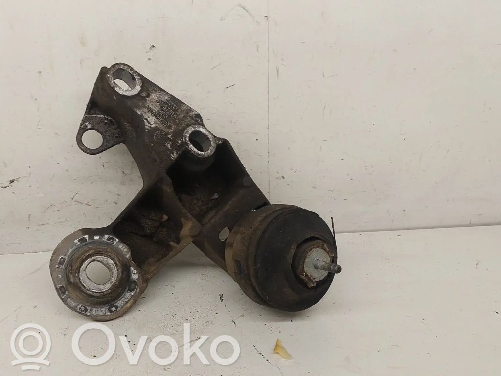 Audi A6 S6 C5 4B Engine mounting bracket 