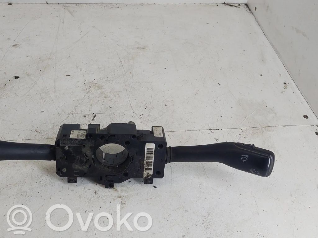 Volkswagen PASSAT B5.5 Wiper turn signal indicator stalk/switch 