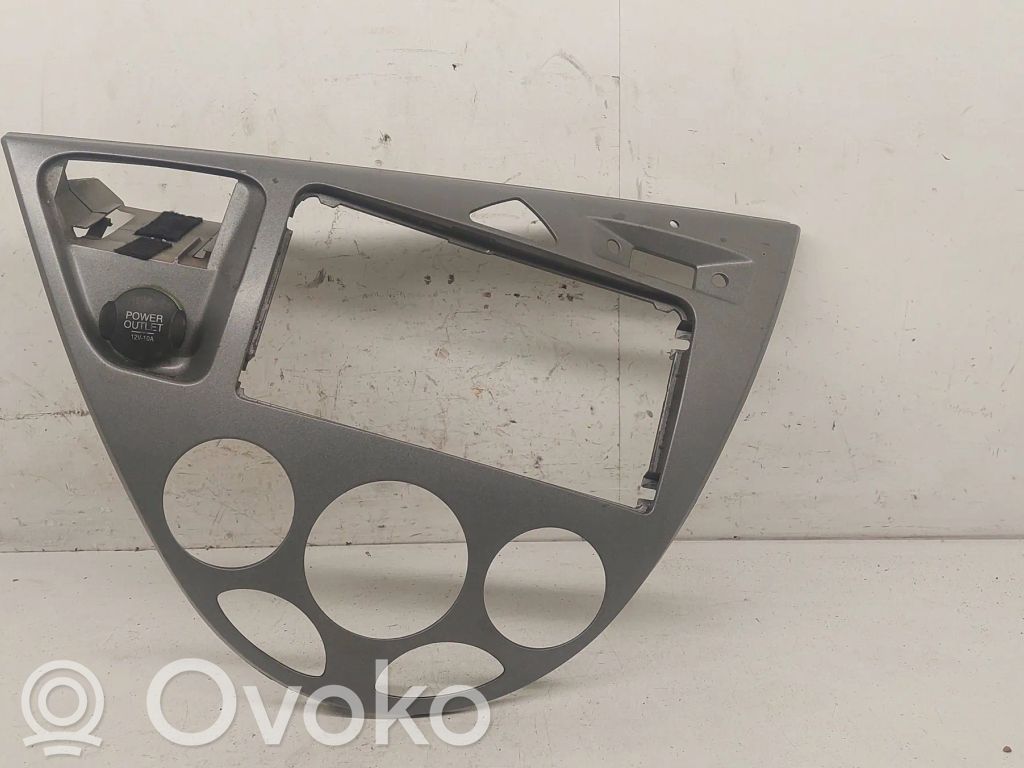 Ford Focus Radio/GPS head unit trim 