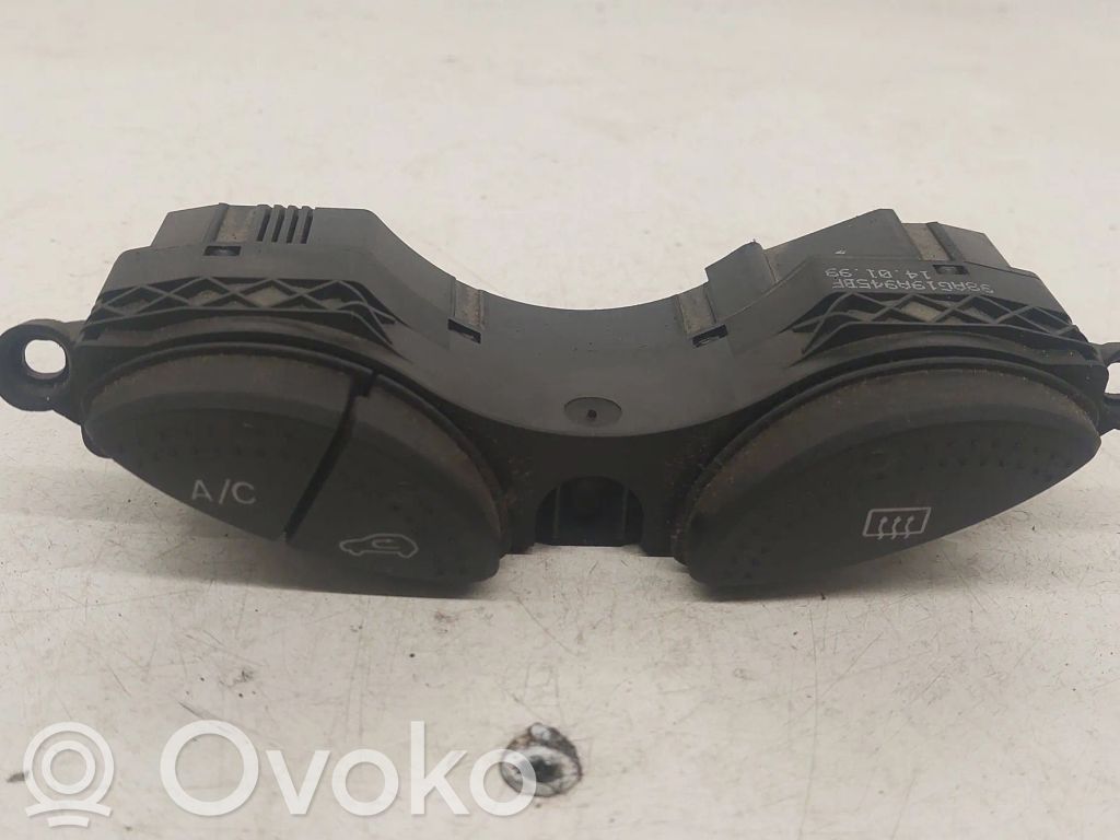 Ford Focus Windscreen/window heater switch 