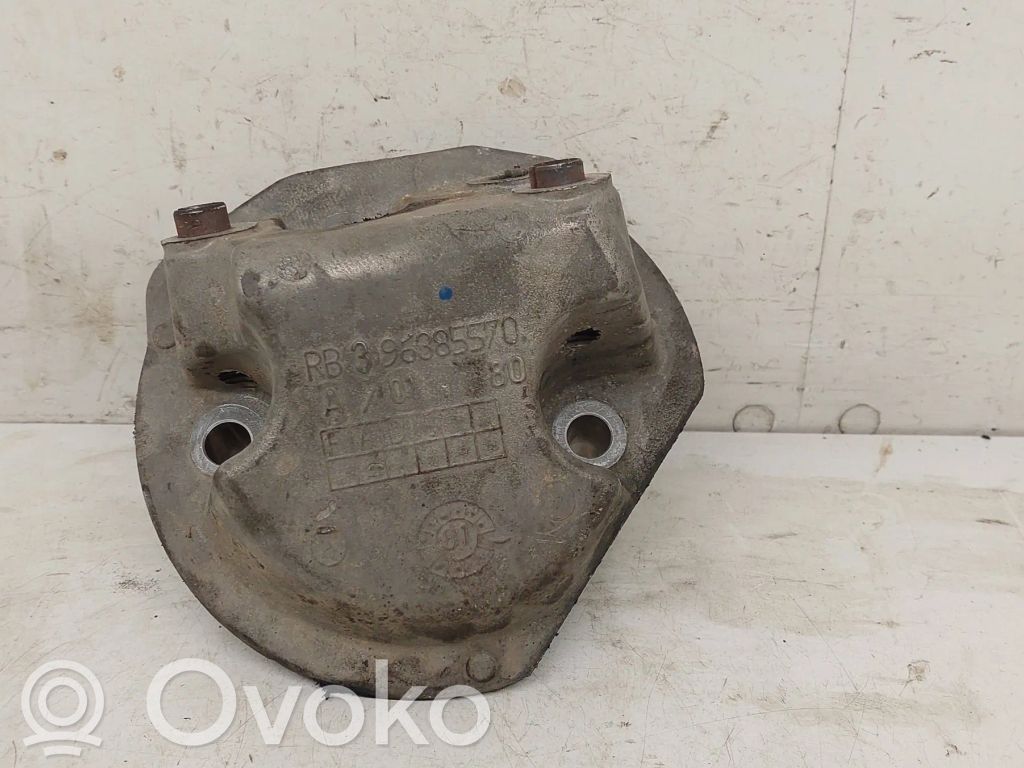 Peugeot 307 Engine mounting bracket 