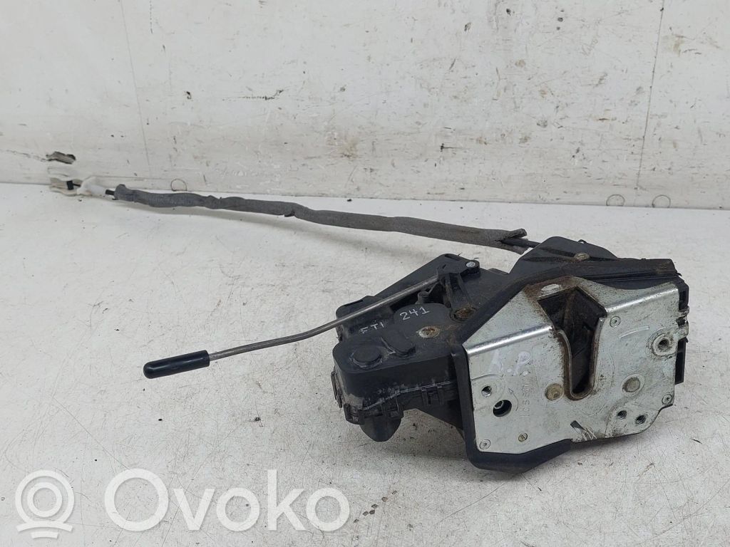 BMW 3 E46 Priekinė durų spyna 