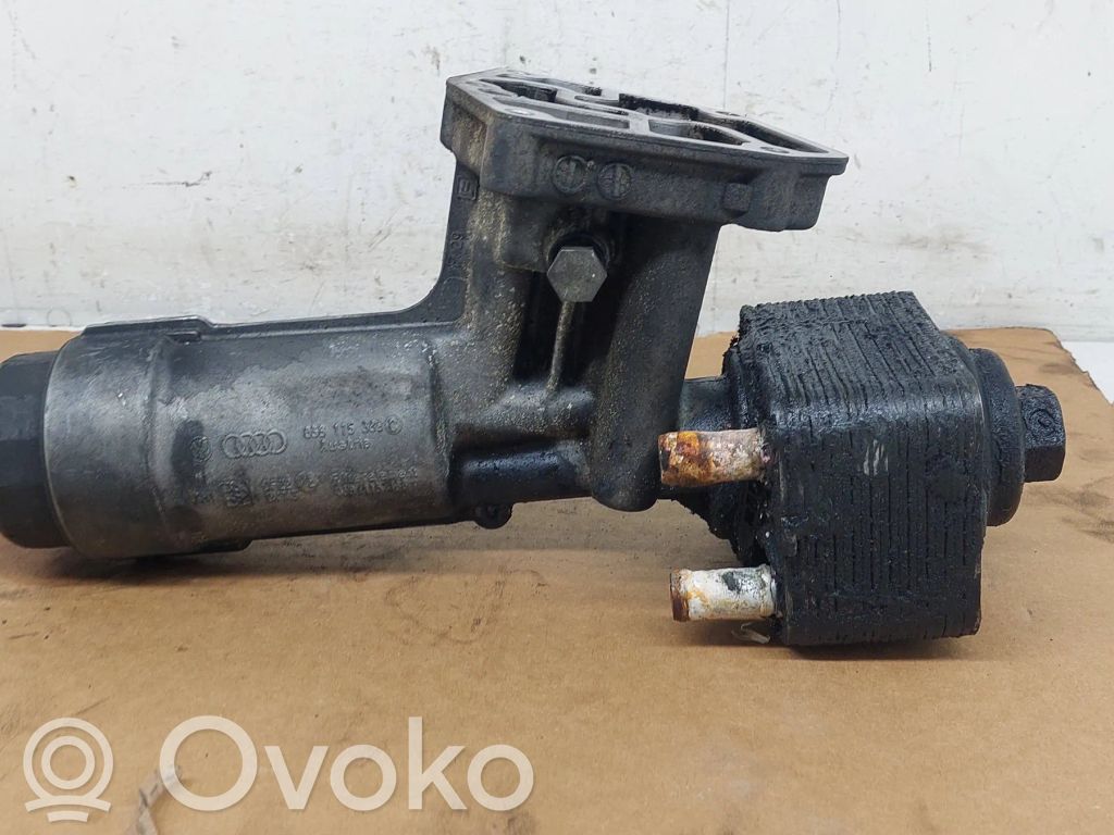 Audi A4 S4 B6 8E 8H Mocowanie / uchwyt filtra oleju 