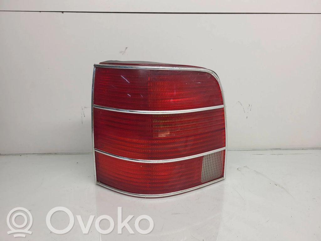 Volkswagen PASSAT B5 Lampa tylna 