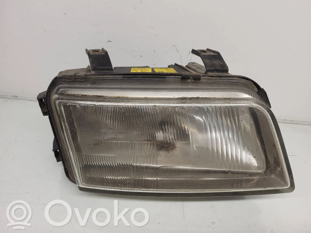 Audi A4 S4 B5 8D Phare frontale 
