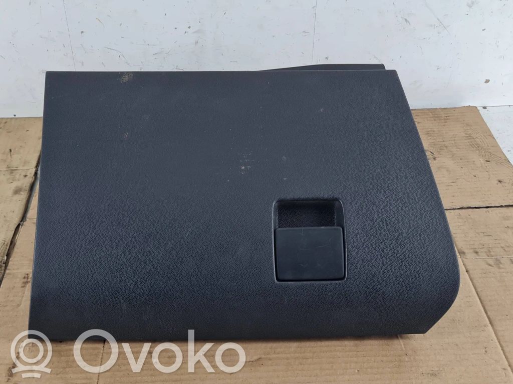 Opel Astra H Daiktadėžės (bordačioko) komplektas 