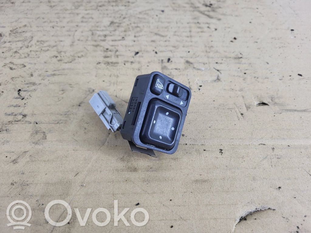 Wing mirror control module   0723K