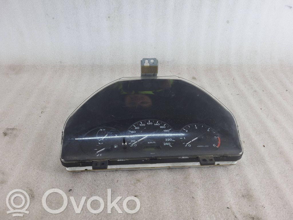 Mazda 626 Vitezometru (grup de instrumente) 
