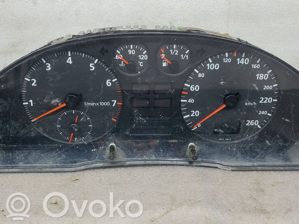 Audi A4 S4 B5 8D Licznik / Prędkościomierz 