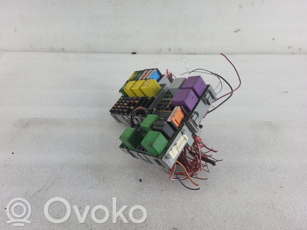 Opel Corsa C Saugiklių blokas 