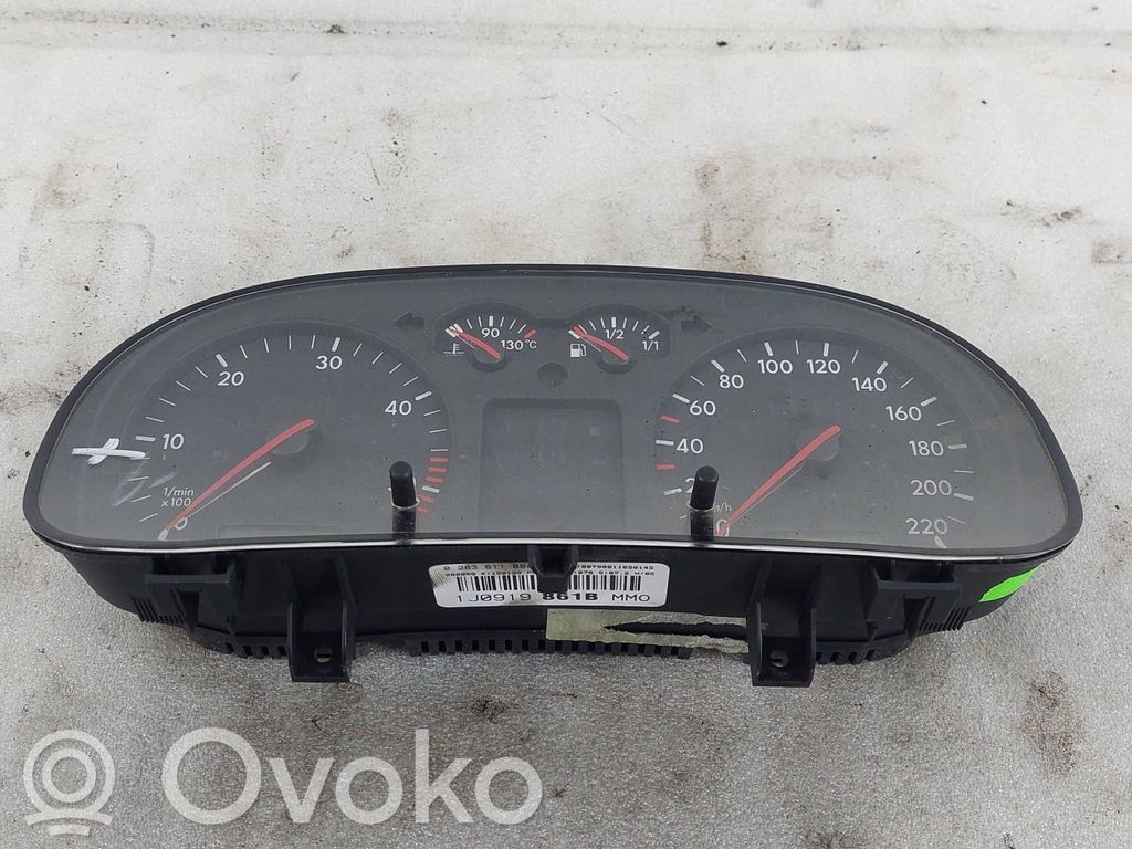 Volkswagen Golf IV Spidometrs (instrumentu panelī) 