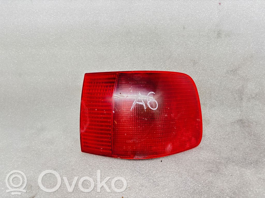 Audi 80 90 B3 Aizmugurējais lukturis virsbūvē 