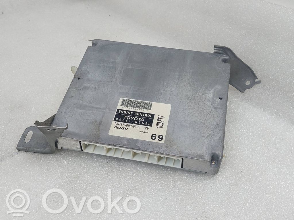 Toyota Avensis T250 Engine control unit/module 