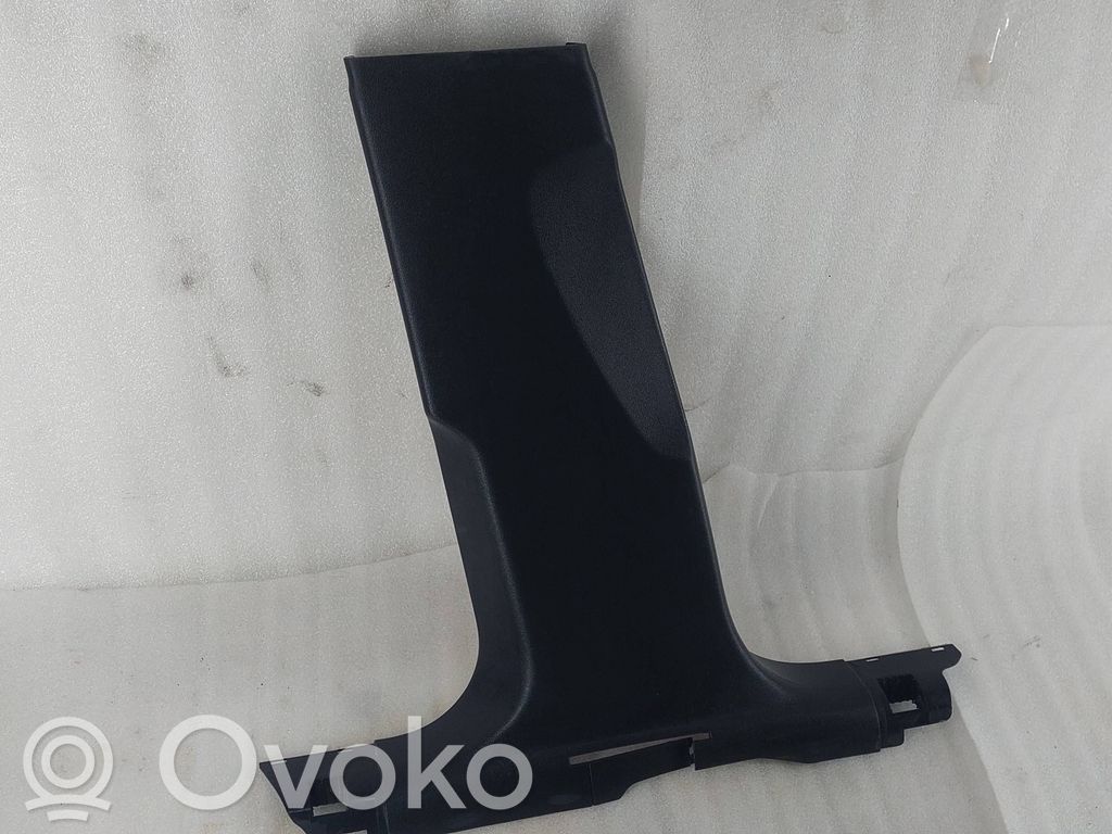 Osłona dolna słupka / B   80A867239A,80A867239A4PK