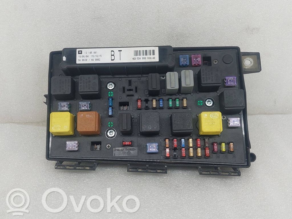 Opel Astra H Módulo de fusible 