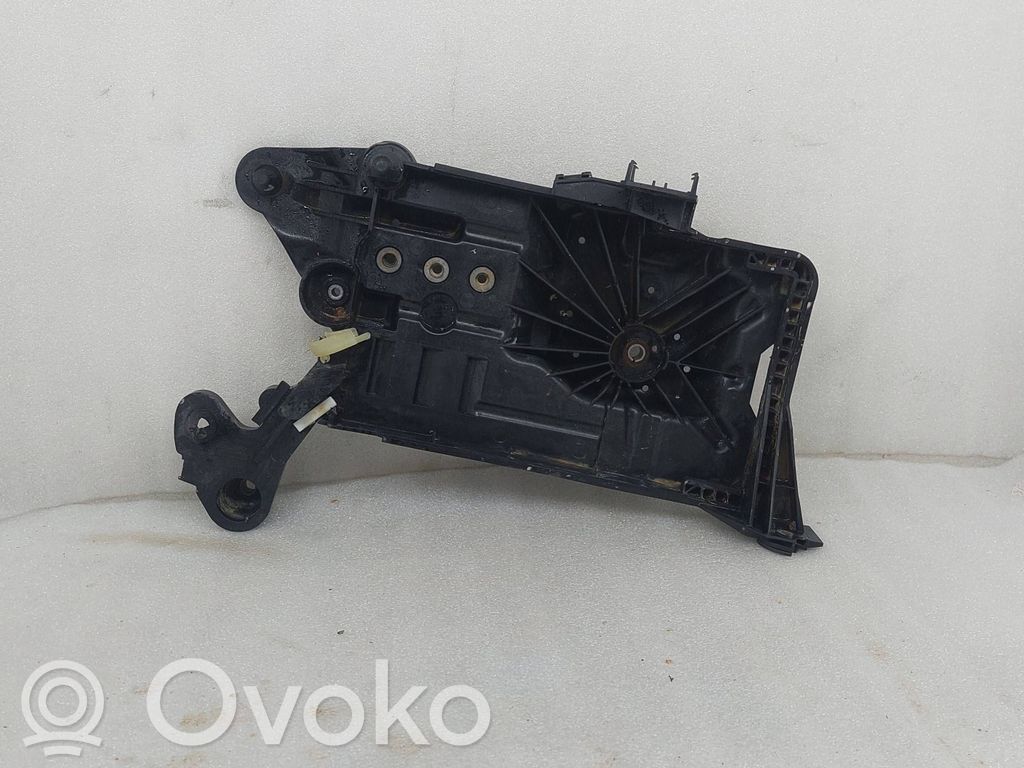 Audi A3 8Y Podstawa / Obudowa akumulatora 