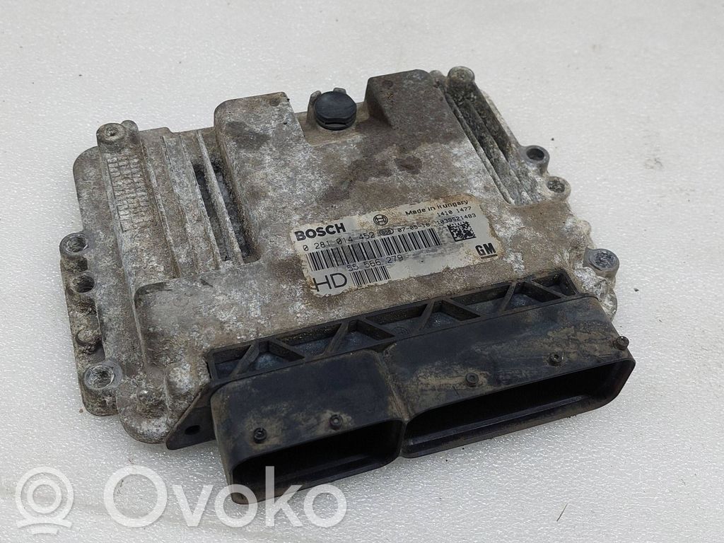 Opel Zafira B Engine control unit/module 