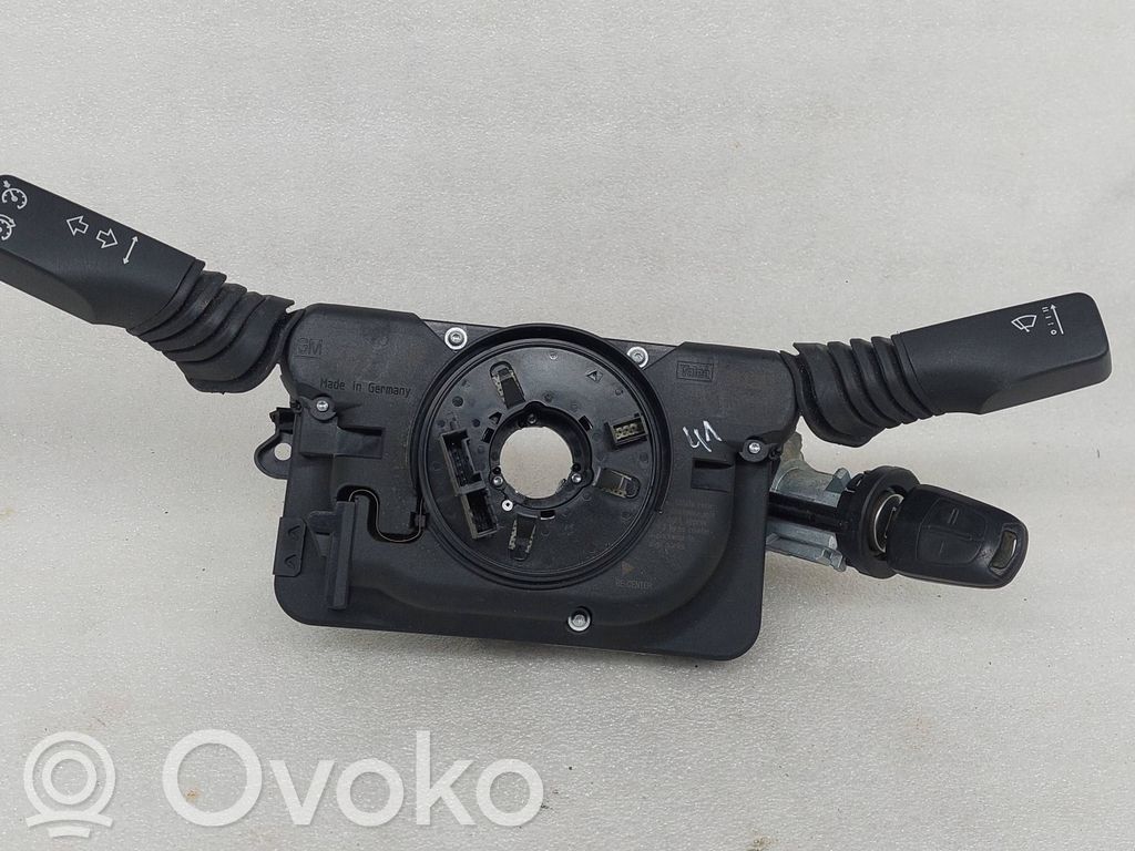 Opel Zafira B Pyyhkimen/suuntavilkun vipukytkin 