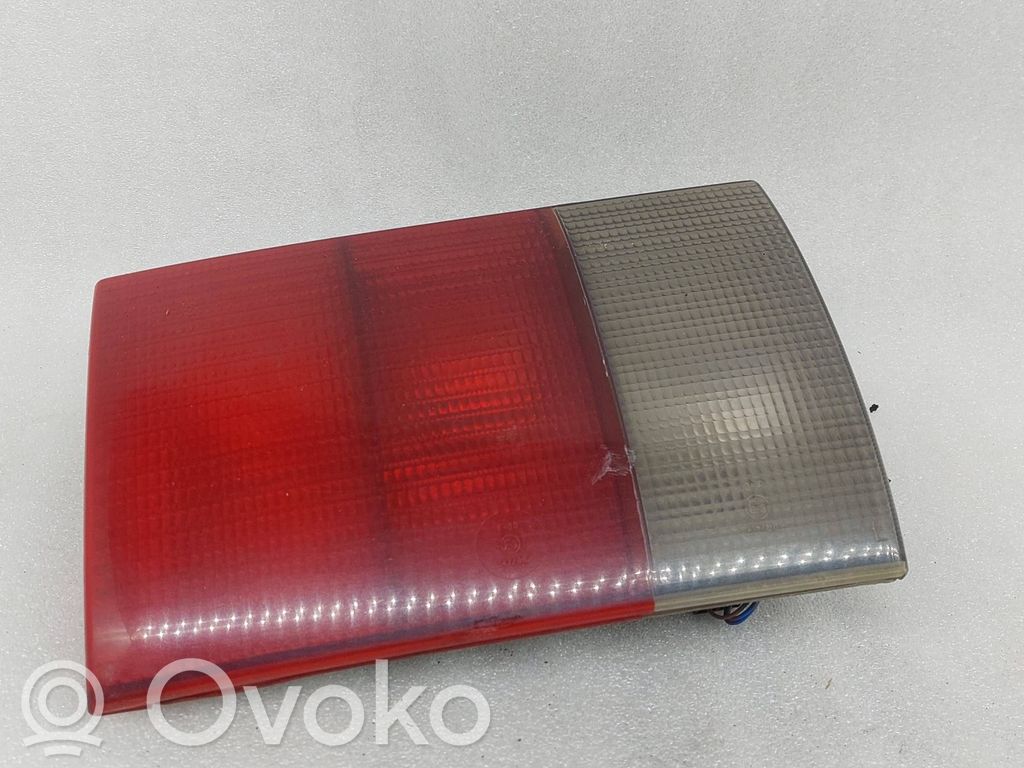 Audi 80 90 S2 B4 Takaluukun takavalot 