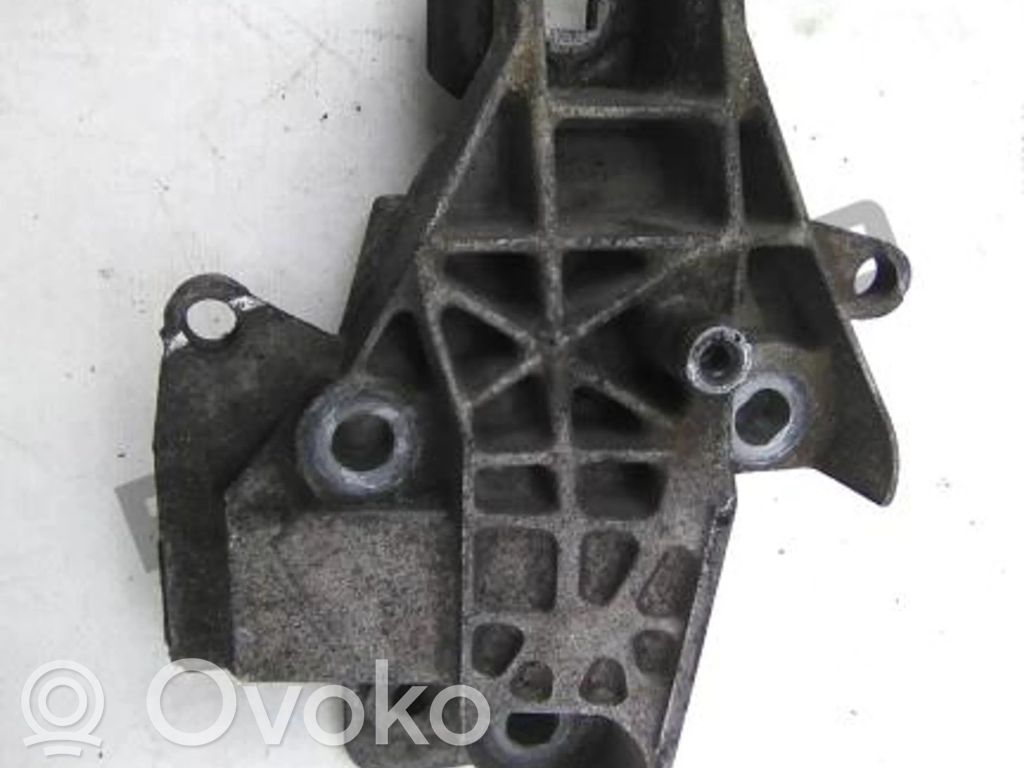 Engine mount bracket   7700415098