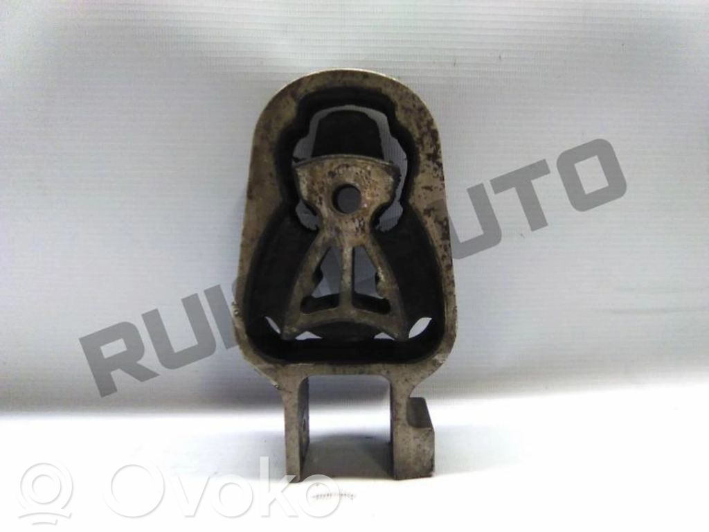 Engine mount bracket   8G916P082BA