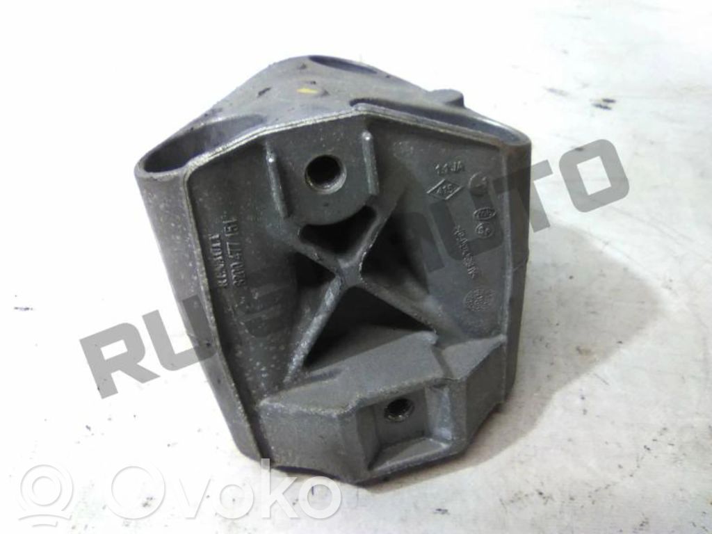 Renault Clio III Engine mount bracket 