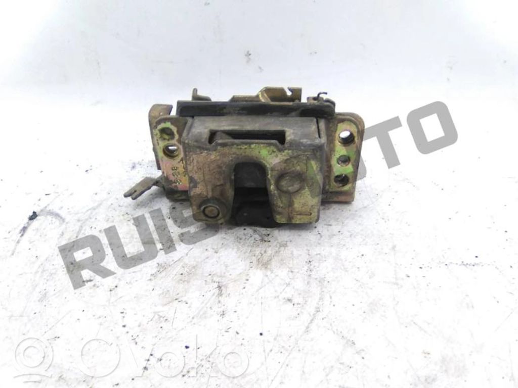 Opel Corsa A Aizmugurē slēdzene 