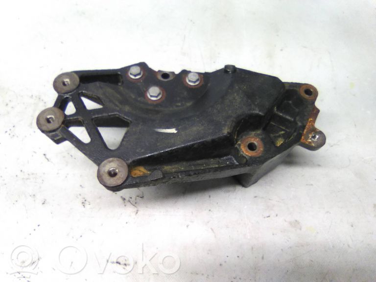 Engine mount bracket   7M3199308