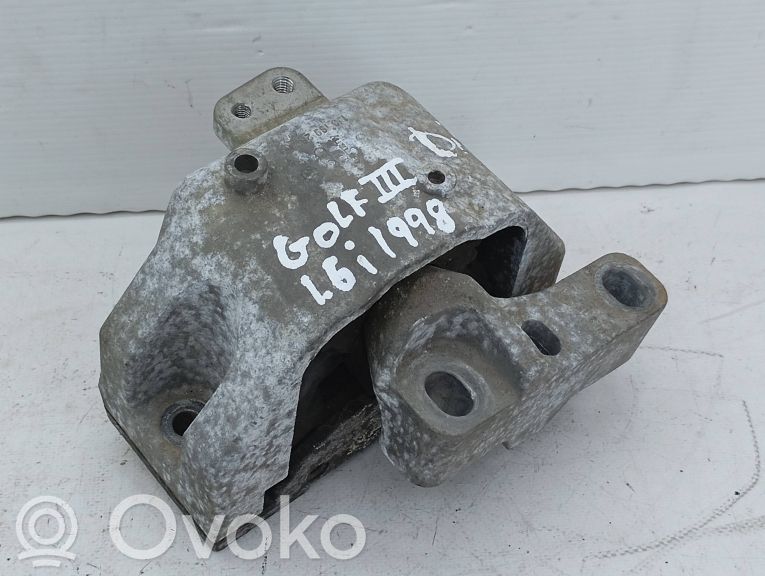 Volkswagen Golf III Engine mount bracket 