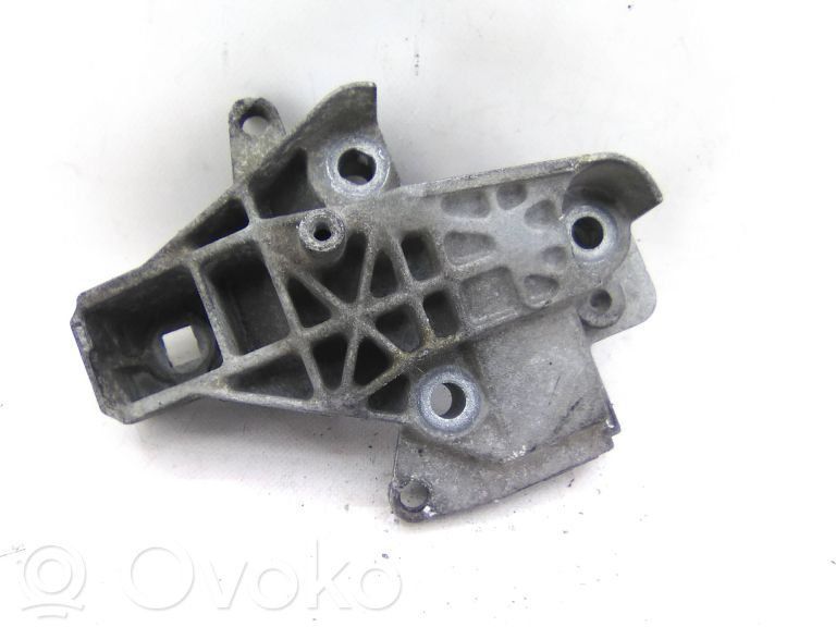 Renault Kangoo I Engine mount bracket 