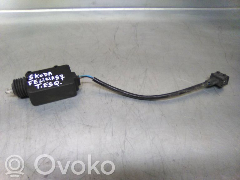 Skoda Felicia I Rear lock motor 
