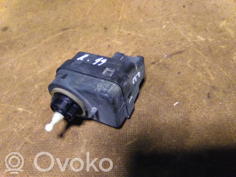 Headlight level adjustment motor