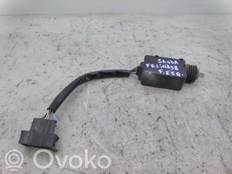 Skoda Felicia I Front door lock motor 