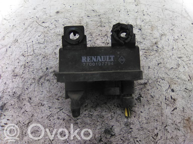 Multifunctional control switch/knob   7700107794