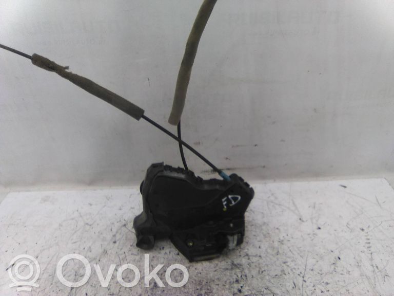 Etuoven lukko