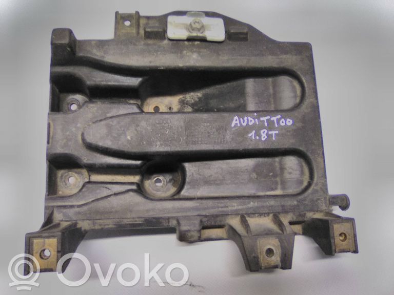 Audi TT Mk1 Akkulaatikon alusta 