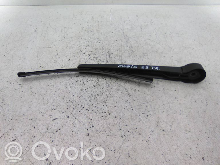 Skoda Fabia Mk4 (6VA) Ramię wycieraczki szyby tylnej 
