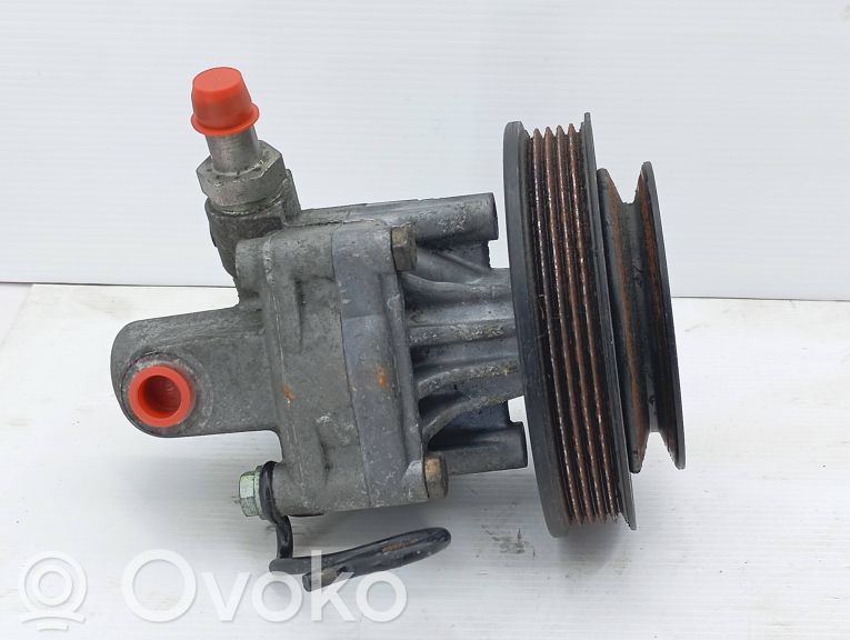 Ohjaustehostimen pumppu   8F0145155L