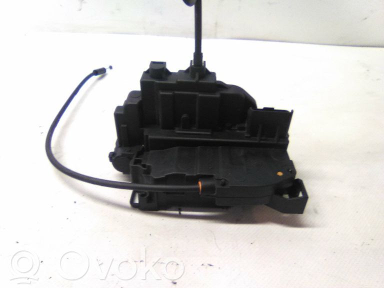 Renault Master III Front door lock 