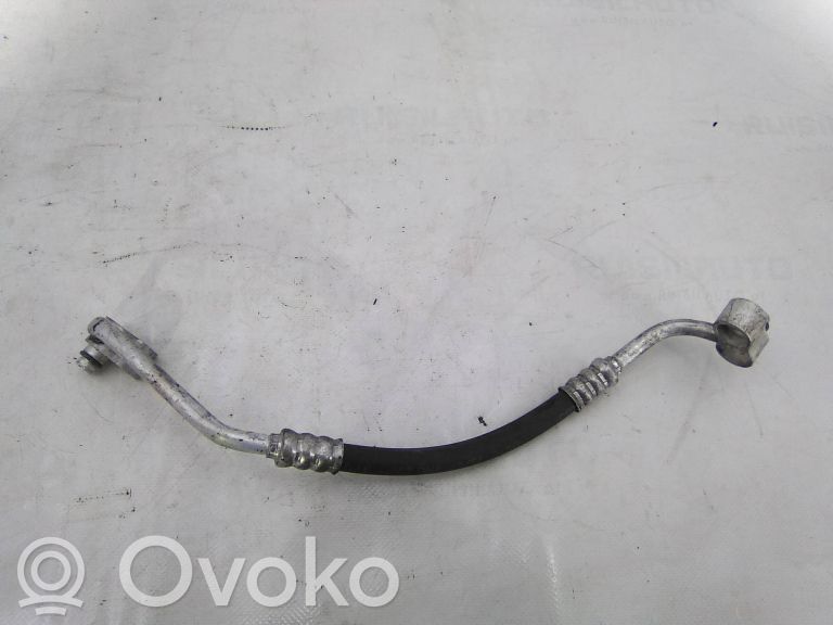 BMW 3 E46 Ilmastointilaitteen putki (A/C) 
