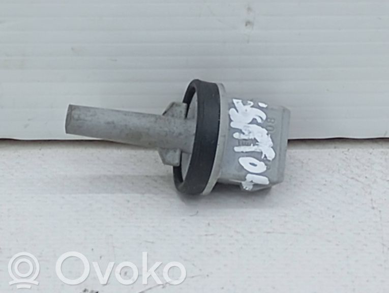 Volkswagen PASSAT B5.5 Senzor temperatură aer exterioară 