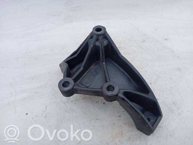 Moottorin kiinnikekorvake   GK215K291BA