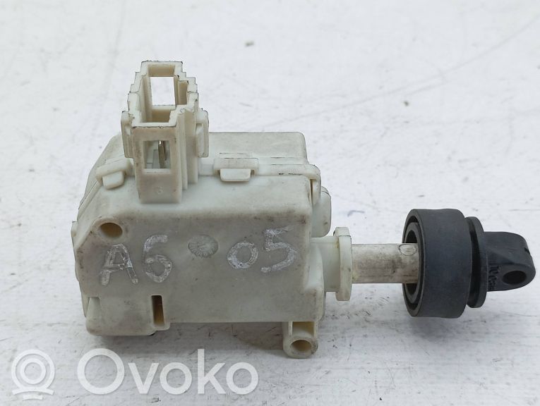 Audi A6 S6 C6 4F Motorino del tappo del serbatoio del carburante 