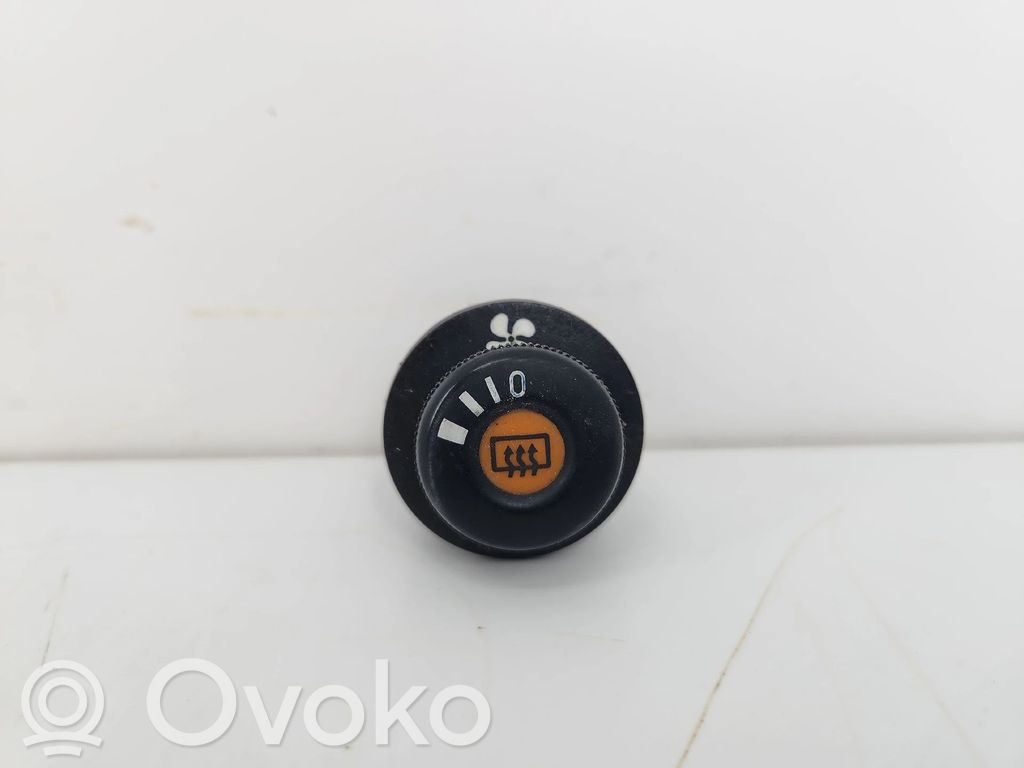 Windscreen/window heater switch   90119429