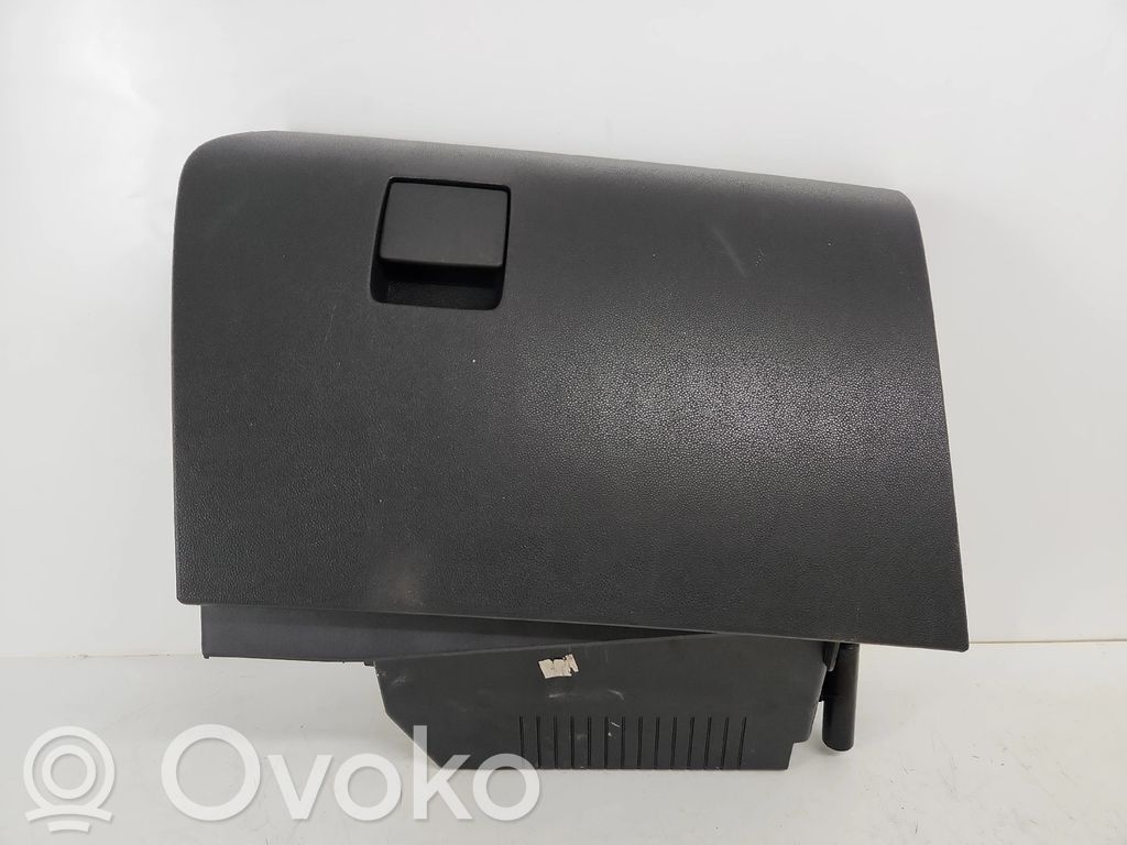 Opel Astra H Hansikaslokero 