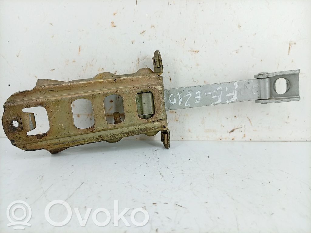 Mercedes-Benz E W210 Ogranicznik drzwi przednich