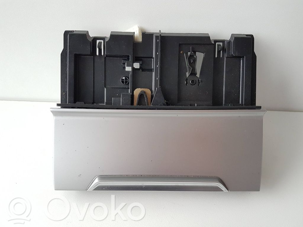 Volkswagen PASSAT B8 Popielniczka przednia tunelu środkowego 