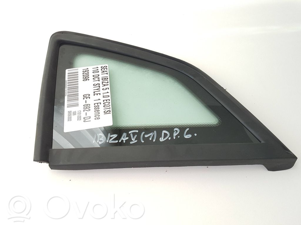 Seat Ibiza V (KJ) Szyba karoseryjna tylna 