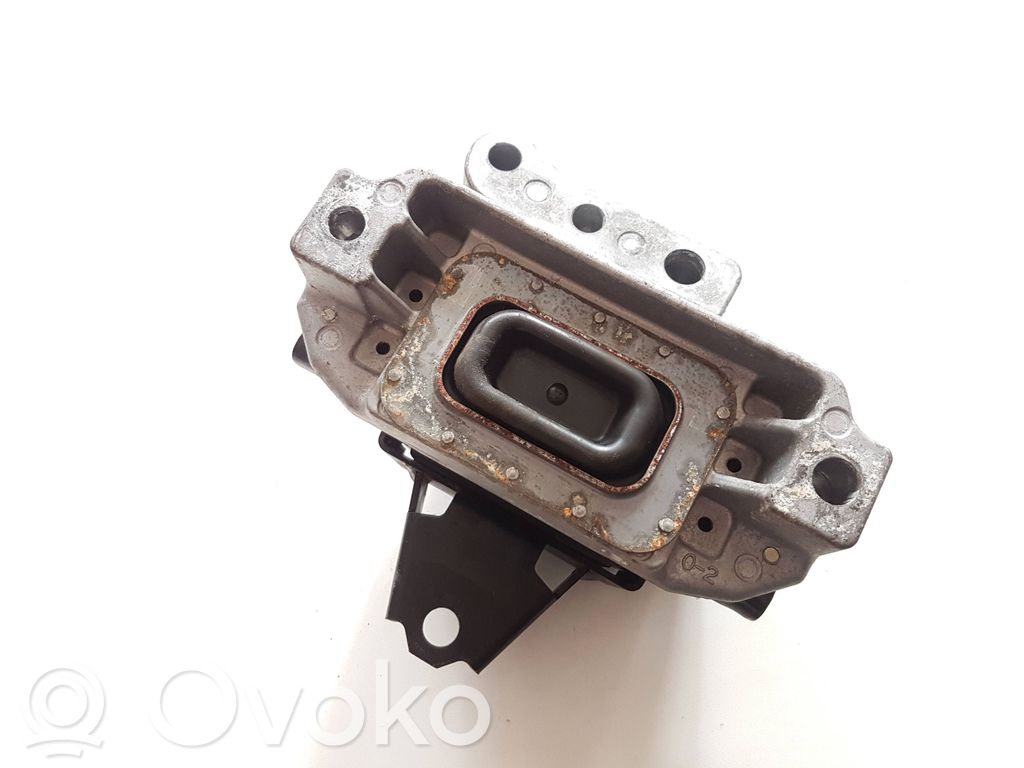 Mitsubishi Outlander Engine mount bracket 